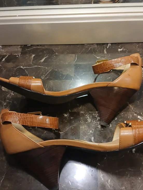 MICHAEL Michael Kors Tan and Gold Open-Toe Ankle-Strap Heels - Picture 4 of 15